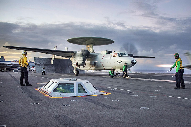 Grupo de porta-aviões dos EUA entra no Mar do Sul da China