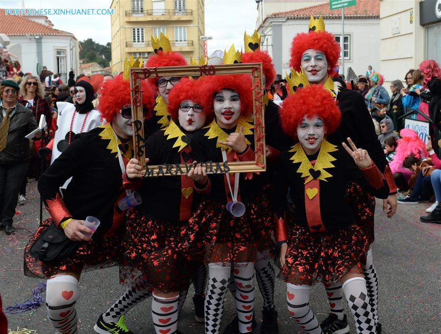 Carnaval de Torres Vedras atrai multidão de foliões locais e estrangeiros