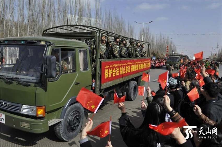 100 Mil policiais armados organizados para combate ao terrorismo em Xinjiang