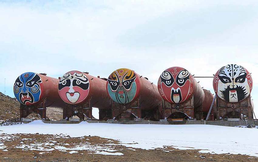 Estação chinesa na Antártida é redecorada pela equipe ali presente