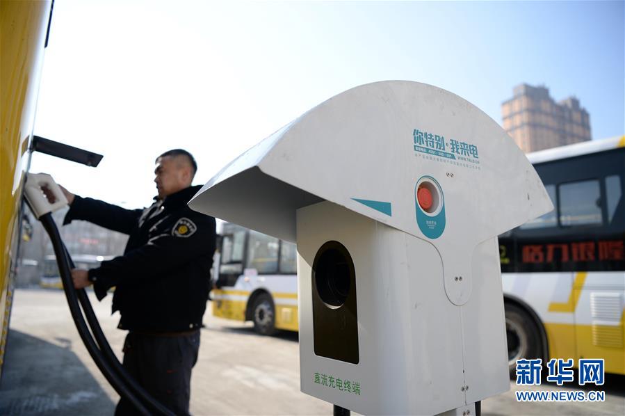 Primeira série de ônibus elétricos circula de forma estável em Harbin