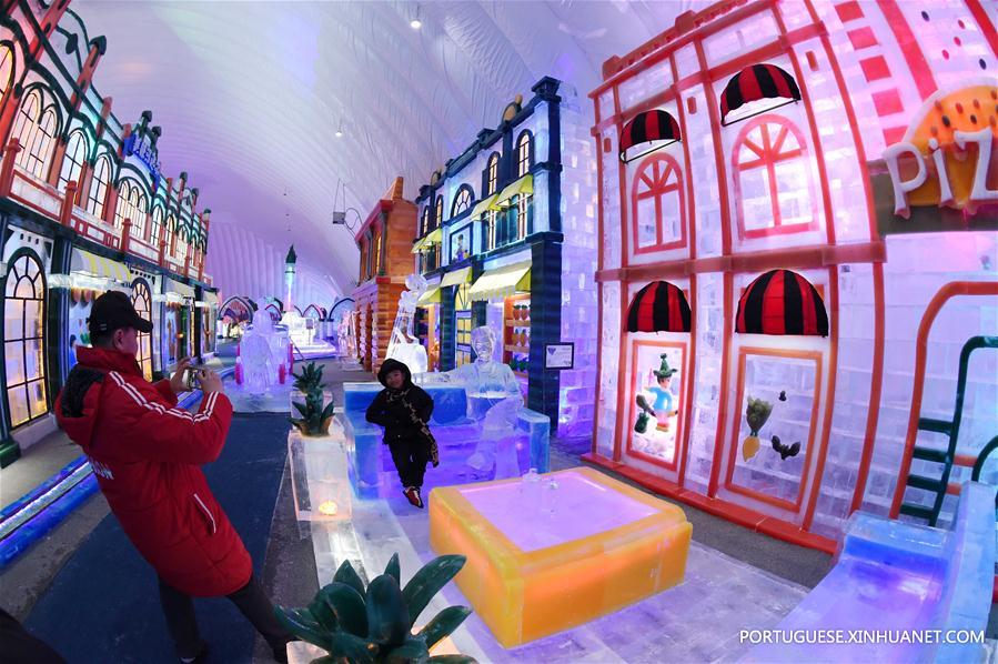 Parque Temático Mundo de Gelo e Neve abre em Harbin