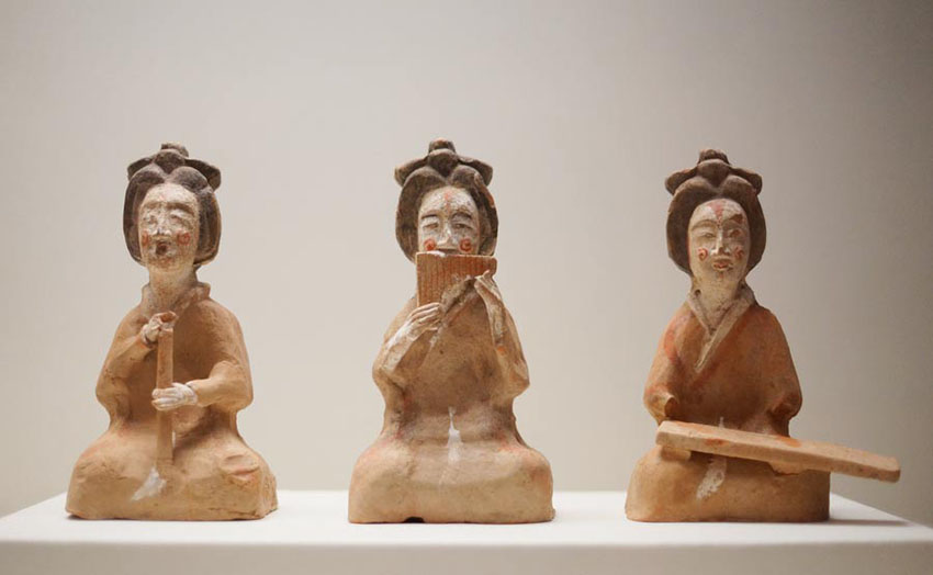 Estatuetas de cerâmica revivem vida de mulheres chinesas na antiguidade