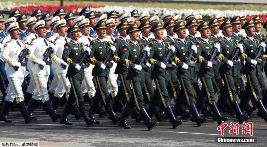 Contingente chinês participa em desfile militar no Dia do Pasquistão