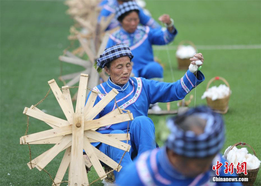 Grupo de Mulheres estabelece novo recorde mundial pela fiação tradicional de massa