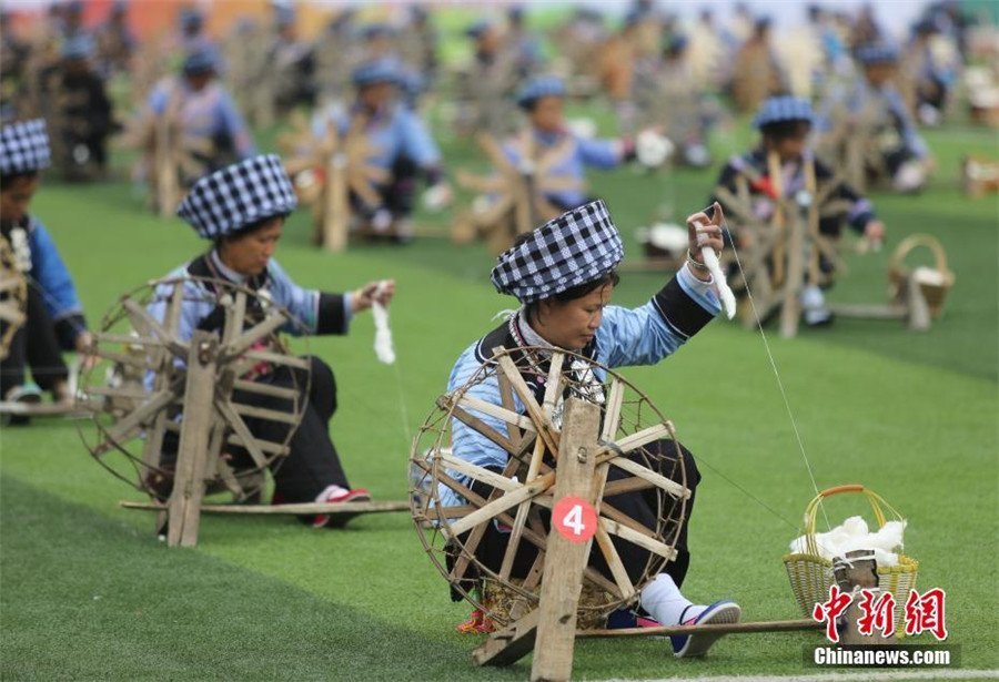 Grupo de Mulheres estabelece novo recorde mundial pela fiação tradicional de massa