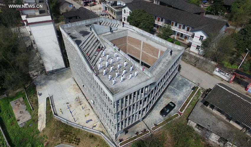 Edifício de hospital rural reconhecido com Prêmio de Arquiteto Emergente Internacional
