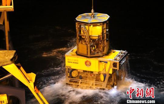 Submersível chinês testado com sucesso a 3000 metros de profundidade
