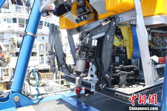 Submersível chinês testado com sucesso a 3000 metros de profundidade