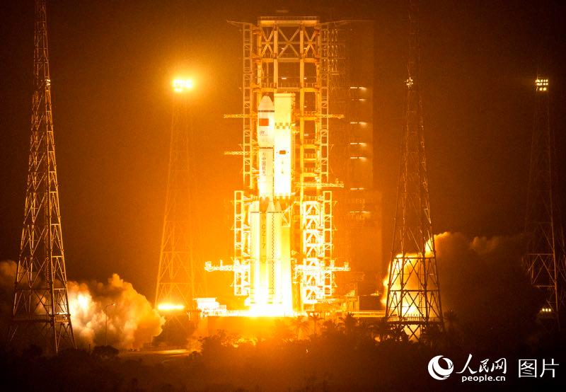 China lança com sucesso o seu primeiro cargueiro espacial 