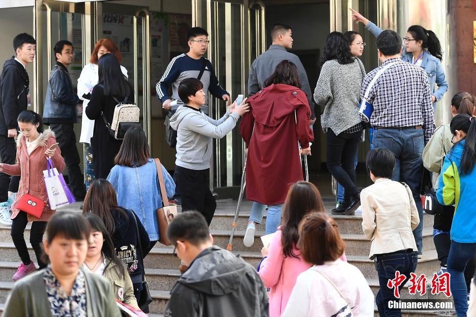 Concurso Nacional para a administração estatal teve lugar em 24 províncias na China