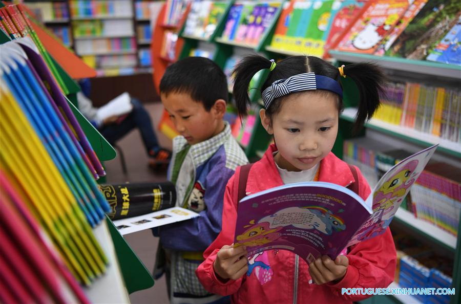 Chineses apreciam leitura no Dia Mundial do Livro