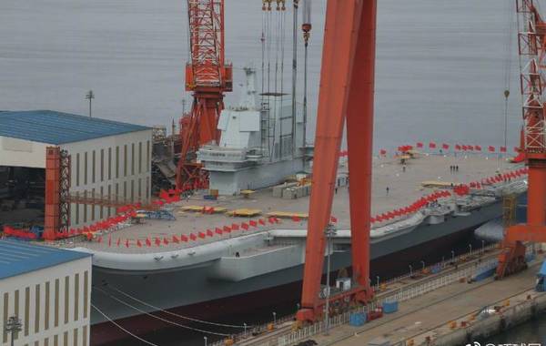 Segundo porta-aviões da China já se encontra sobre as águas