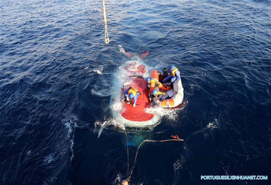 Cientistas chineses embarcam em missão às profundezas do Mar do Sul da China