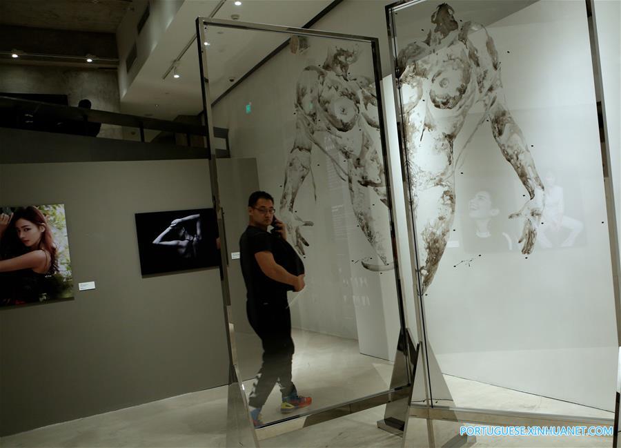 Exposição de arte sobre o espírito das mulheres em Beijing