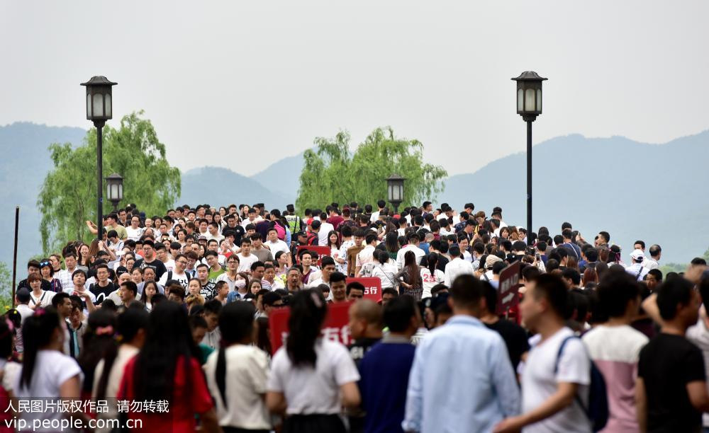 China totaliza descolação de 134 milhões de turistas no feriado do Dia dos Trabalhadores