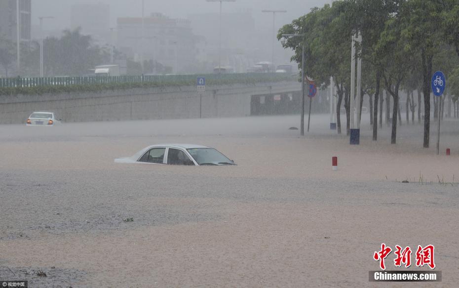 Tempestade atinge o norte de Guangzhou obrigando à relocação de 7 mil pessoas