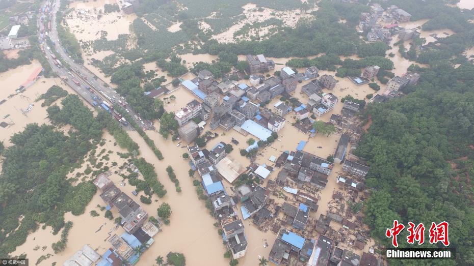 Tempestade atinge o norte de Guangzhou obrigando à relocação de 7 mil pessoas