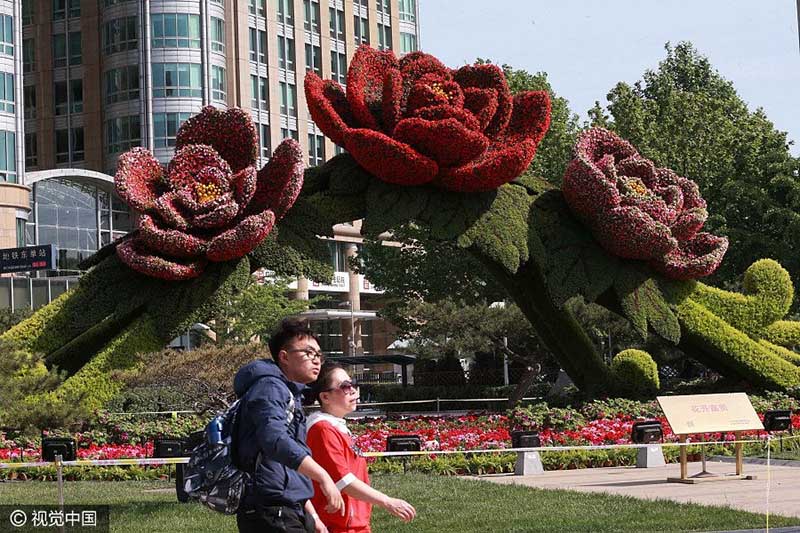 Capital chinesa decorada a rigor para o Fórum do Cinturão e Rota em Beijing