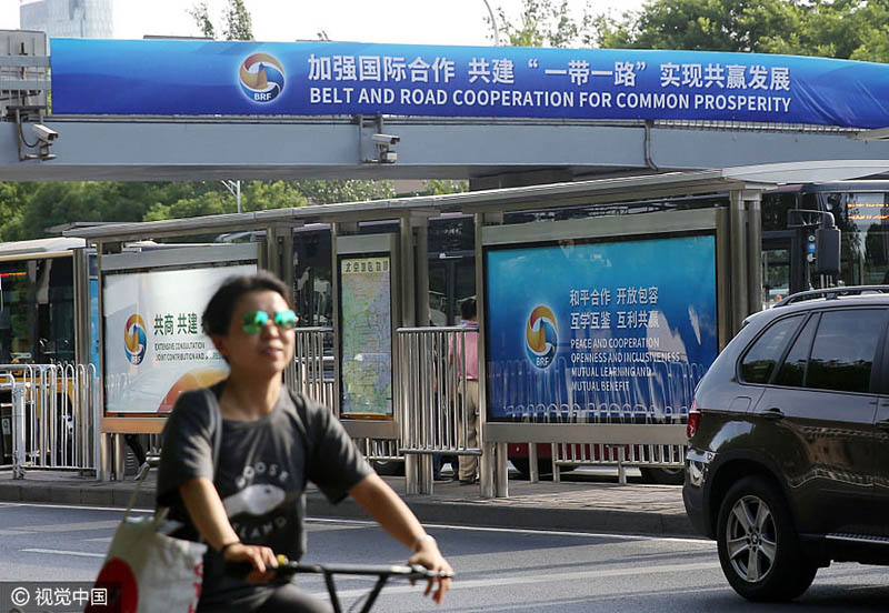 Capital chinesa decorada a rigor para o Fórum do Cinturão e Rota em Beijing