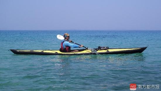 Cidadão de Zhuhai prepara viagem de canoa ao longo da costa chinesa