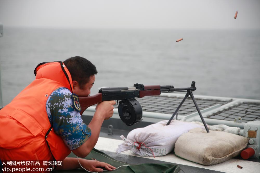 Frota do Mar do Leste da China realiza treinamento militar