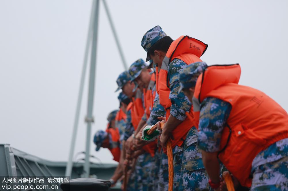 Frota do Mar do Leste da China realiza treinamento militar