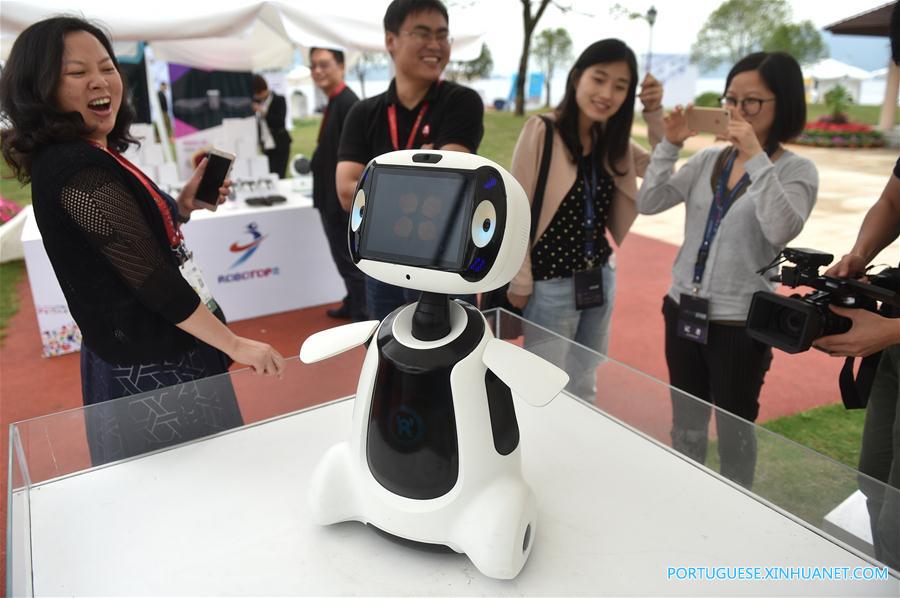 4ª Feira de Robôs da China ocorre em Zhejiang no leste do país