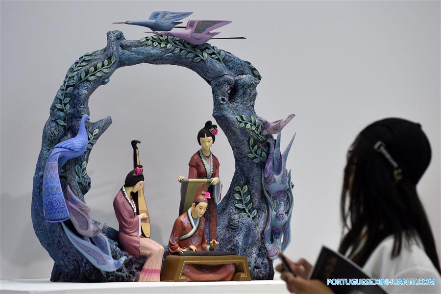 Realizada exposição de trabalhos de Zhang Chang no leste da China