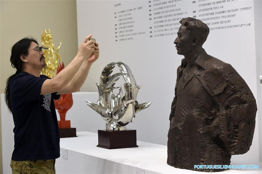 Realizada exposição de trabalhos de Zhang Chang no leste da China
