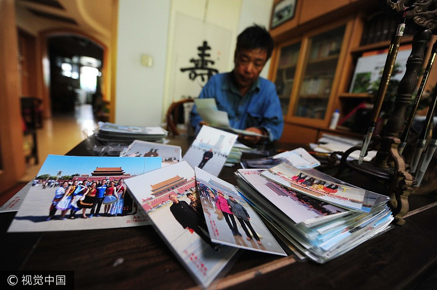 Fotógrafo registra retratos na Praça Tian’anmen há 38 anos