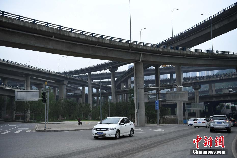 Chongqing conclui viaduto urbano mais “alucinante” da cidade