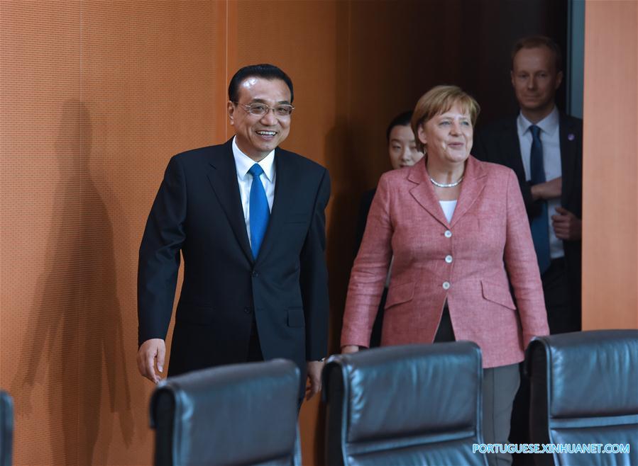 Premiê chinês pede esforços conjuntos com Alemanha para promover liberalização comercial e relações bilaterais