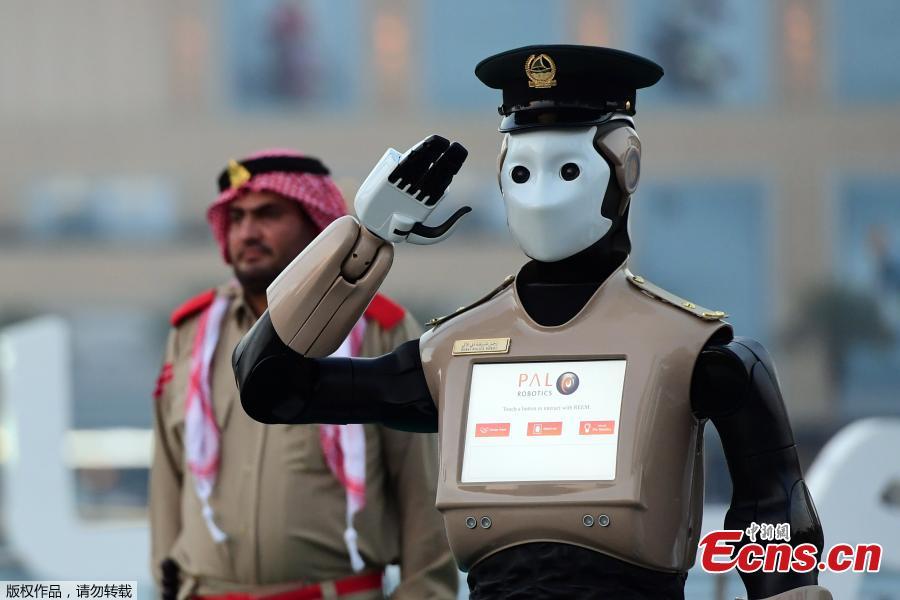 Primeiro robô policial do mundo em operação no Dubai