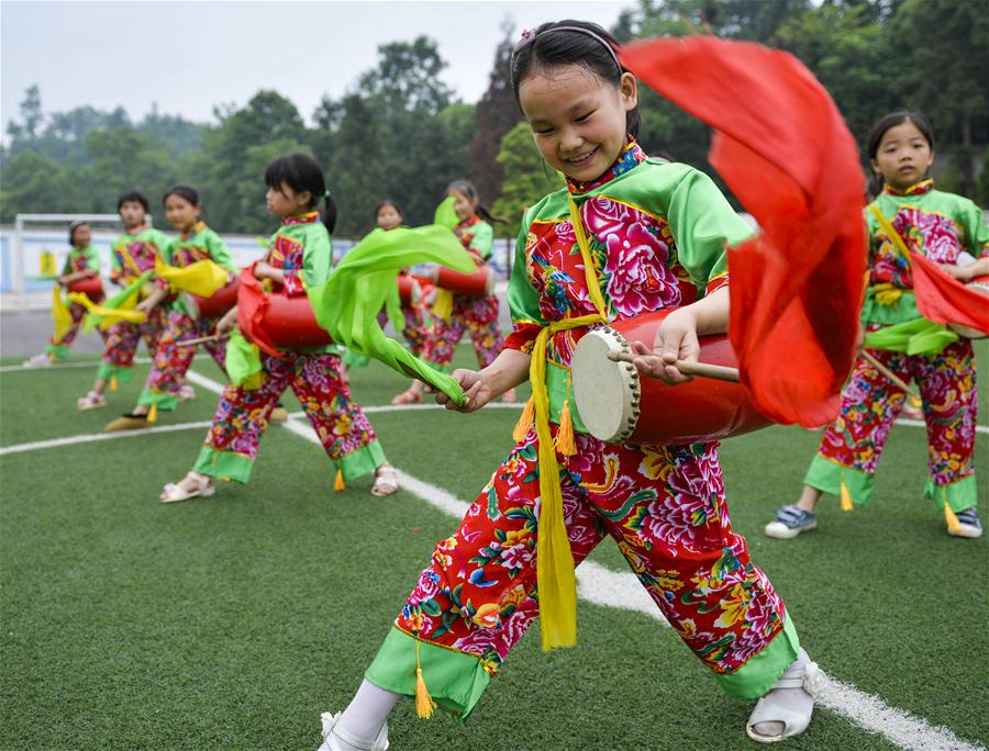 Celebrações do Dia das Crianças ao redor da China