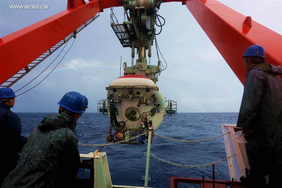 Submarino chinês Jiaolong completa 2º mergulho na Fossa de Yap