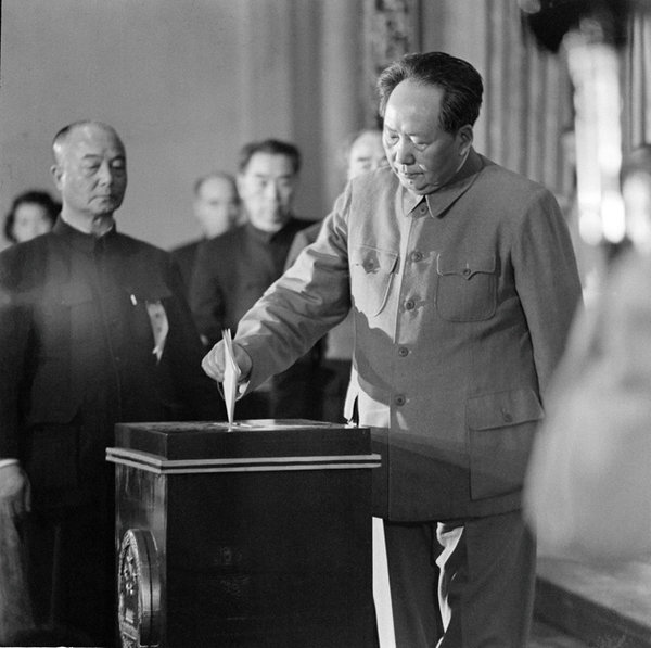 Dois fotógrafos chineses documentam a história do país