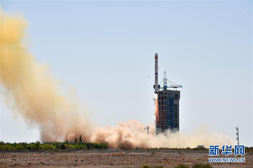 China lança telescópio espacial para estudar buracos negros e pulsares