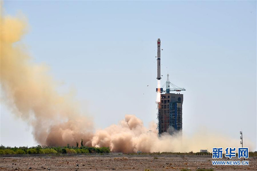 China lança telescópio espacial para estudar buracos negros e pulsares