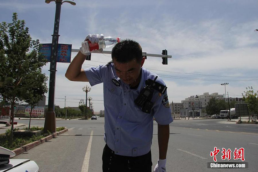 Onda de calor em Xinjiang faz termômetros dispararem acima de 45℃