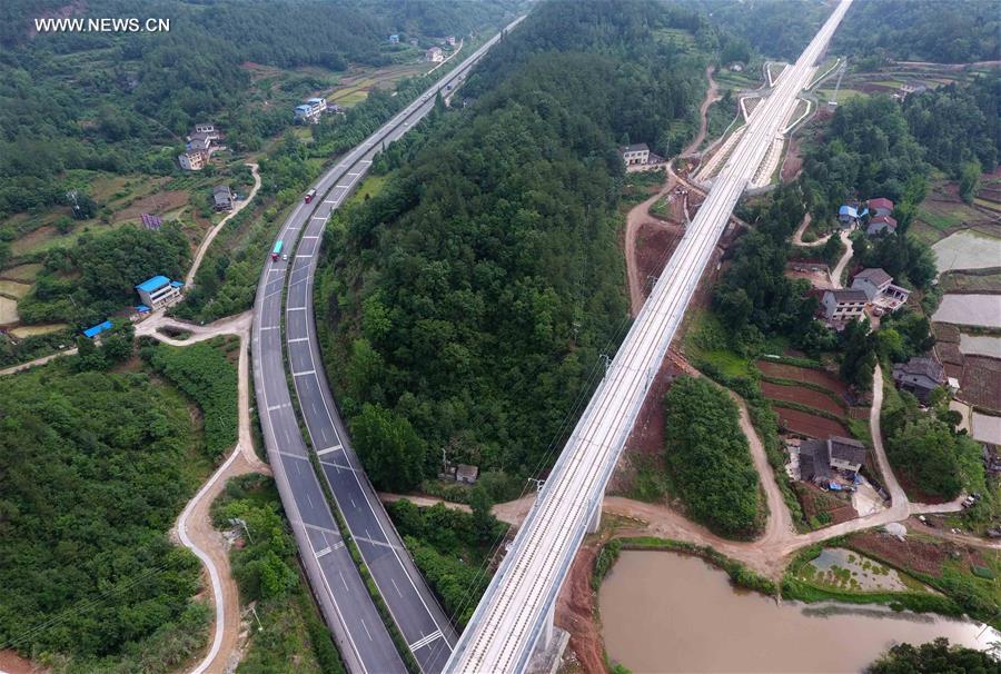 Nova ferrovia de alta velocidade ligará Xi'an e Chengdu