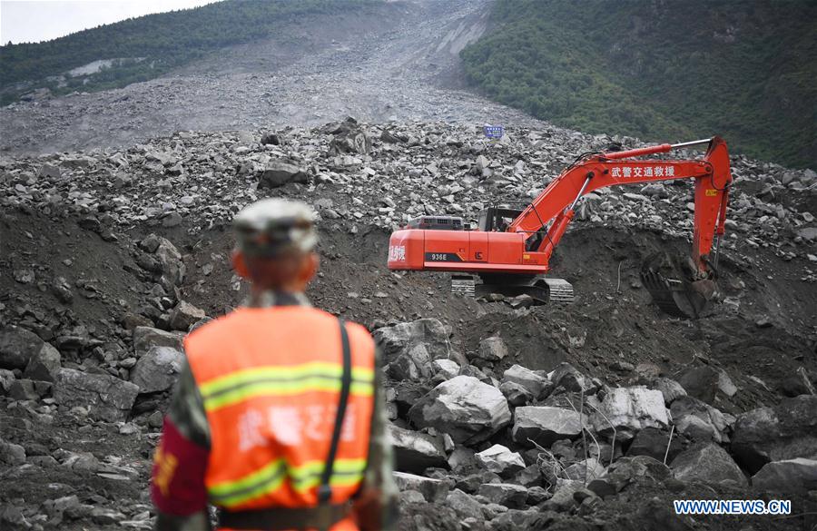 Deslizamento de terras em Sichuan soterra aldeia, 93 pessoas desaparecidas