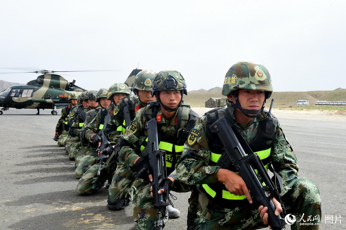 China e Quirguistão realizam exercício militar antiterrorista conjunto