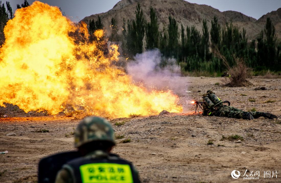 China e Quirguistão realizam exercício militar antiterrorista conjunto