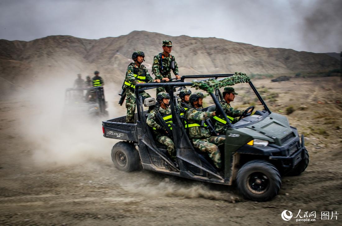 China e Quirguistão realizam exercício militar antiterrorista conjunto