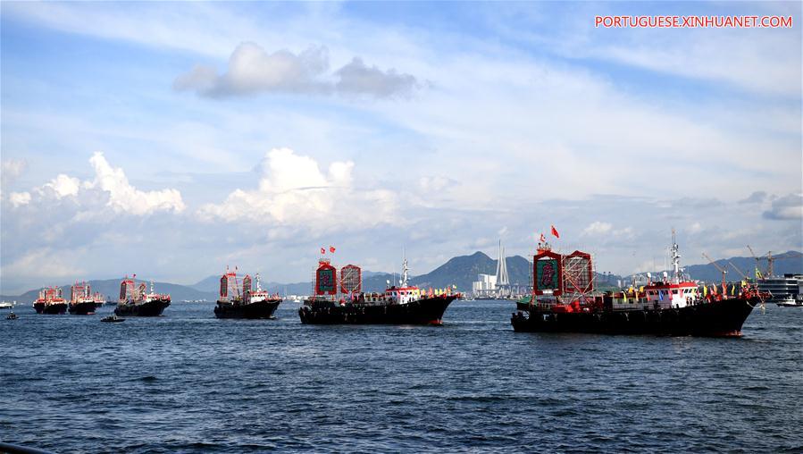 Desfile de barcos pesqueiros celebra 20º aniversário da RAEHK