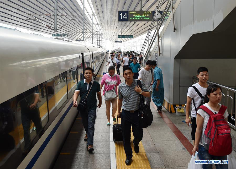 Começa alta temporada do transporte ferroviário de verão na China