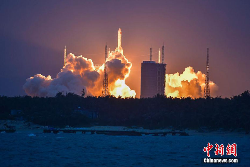 Longa Marcha-5: Falha Lançamento de foguete chinês para colocar satélite em órbita