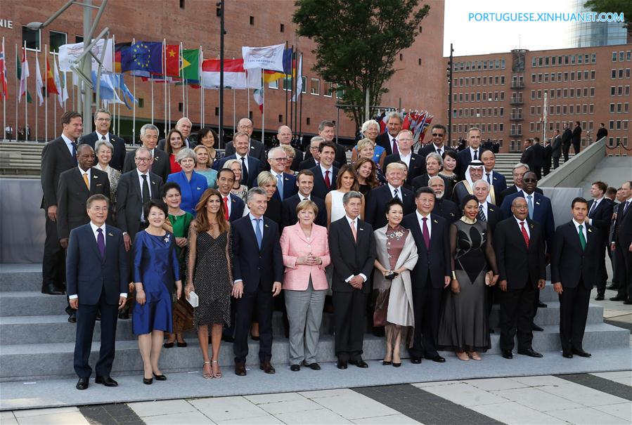 Xi pede ao G20 que defenda economia mundial aberta e fomente novos motores de crescimento