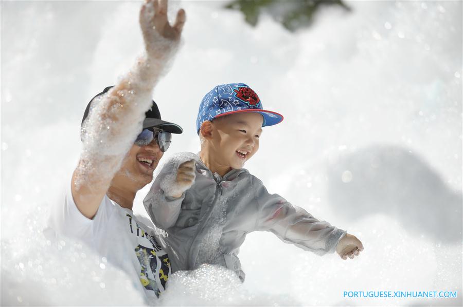 Rainbow Bubble Run em Zhoushan no leste da China